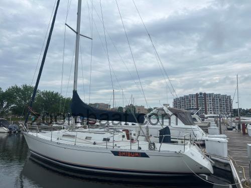 Beneteau First 375 Spesifikasjoner og anmeldelser